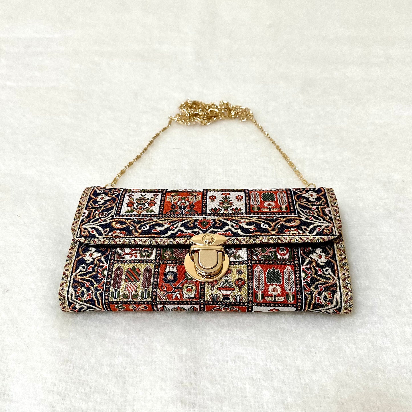 波斯地毯刺繡圖騰長型金鏈銀包